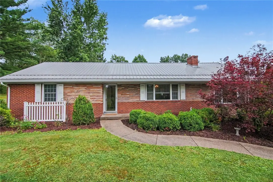 330 Butler Rd, Saxonburg, PA 16056 - #1