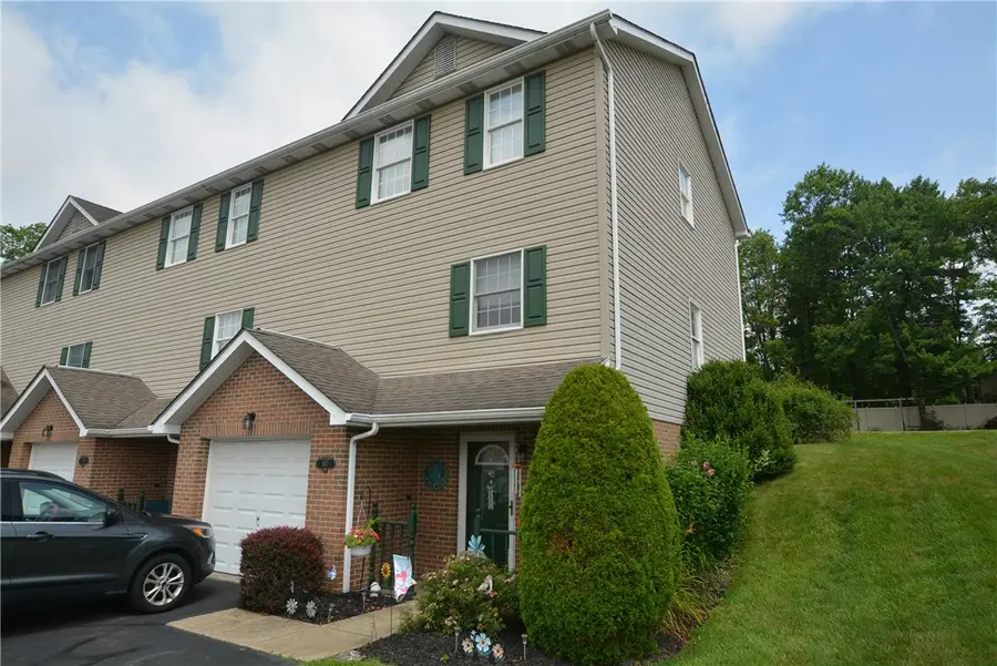 907 Stoneridge Blvd, Butler, PA 16001 - #2