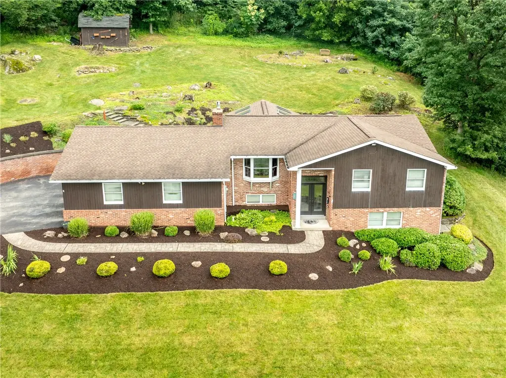 153 Skyview Dr, Greensburg, PA 15601 - #1