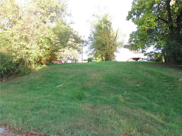 301 Oak Avenue, Elizabeth, PA 15037