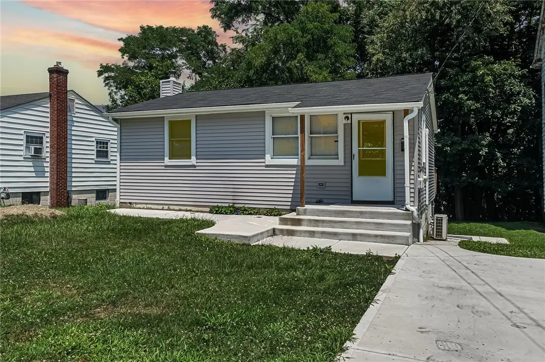1227 Mccabe Ave, Coraopolis, PA 15108 - #1