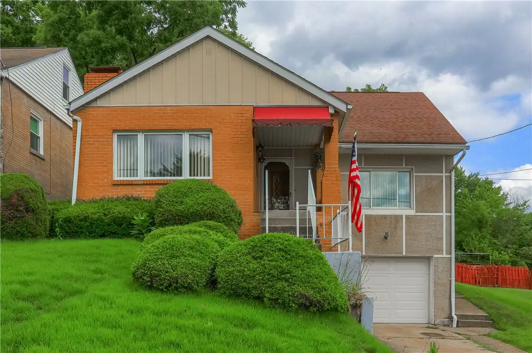 108 Hazen Ave, Ellwood City, PA 16117 - #1