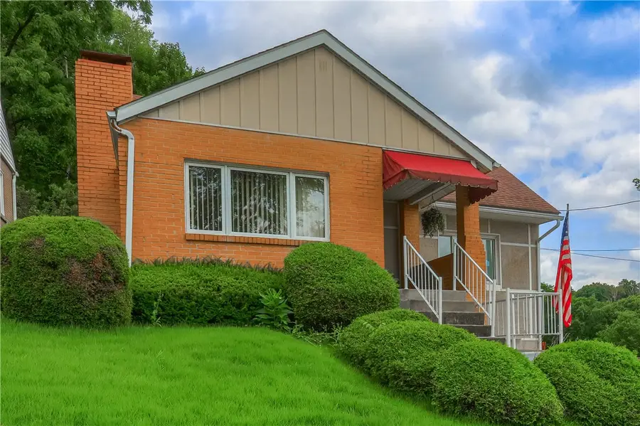 108 Hazen Ave, Ellwood City, PA 16117 - #2