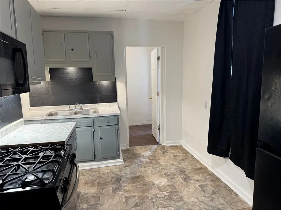 126 Charles St, Pittsburgh, PA 15210 - #2