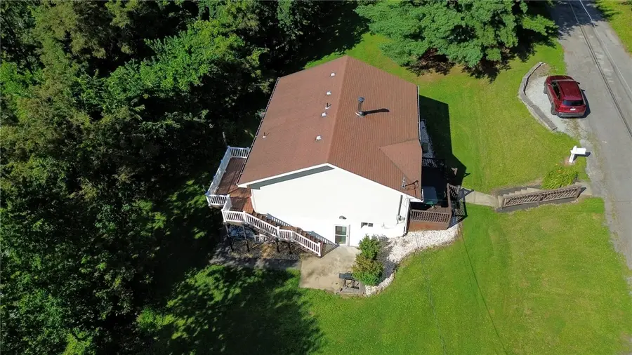 1551 Weddell Rd, Elizabeth, PA 15037 - #3