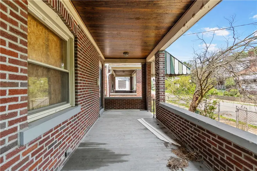 533 Woodward Ave, McKees Rocks, PA 15136 - #3