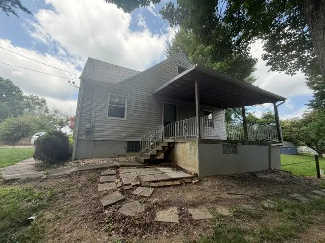 222 W Shaffer Rd, Aliquippa, PA 15001 - #3