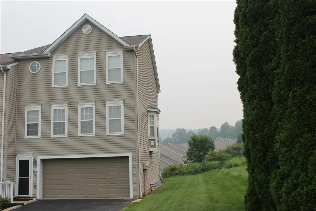 2011 Trail Side Ct, Jeannette, PA 15644 - #1