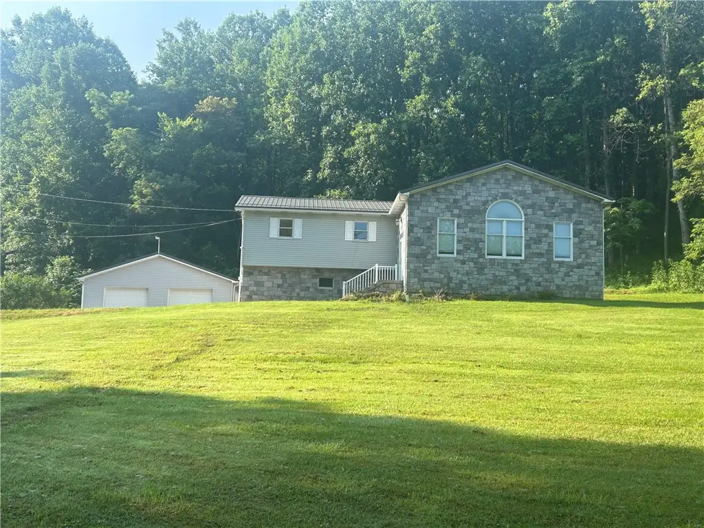 328 Adelaide Rd, Connellsville, PA 15425 - #1