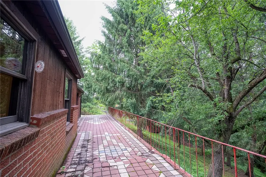 652 Camp Meeting, Sewickley, PA 15143 - #3
