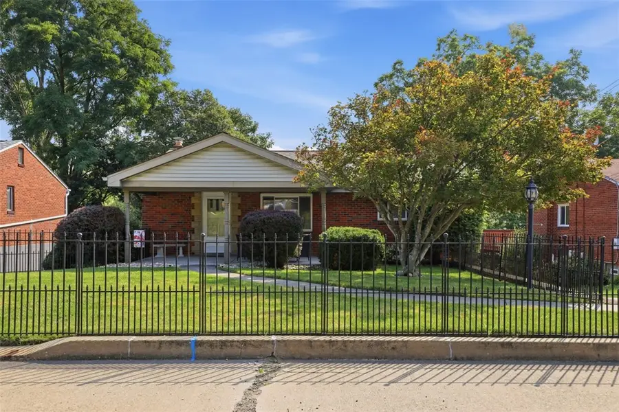 1074 Roseanne Ave, Pittsburgh, PA 15216 - #3