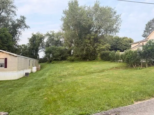 68 Buckeye St, Greensburg, PA 15601 - #1