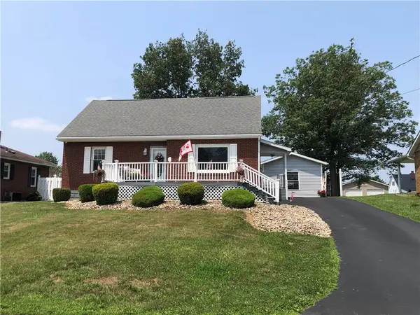 6 Gaddis St, Hopwood, PA 15445