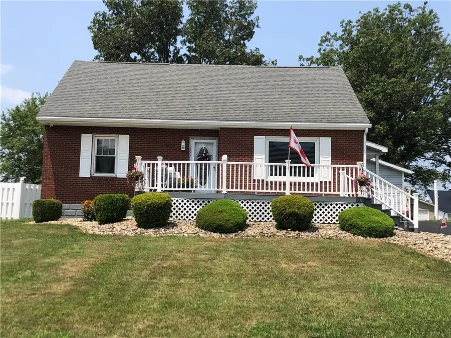 6 Gaddis St, Hopwood, PA 15445 - #3