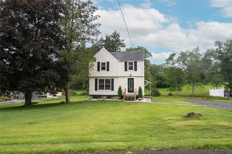 4060 Circle Dr, Bakerstown, PA 15007 - #2