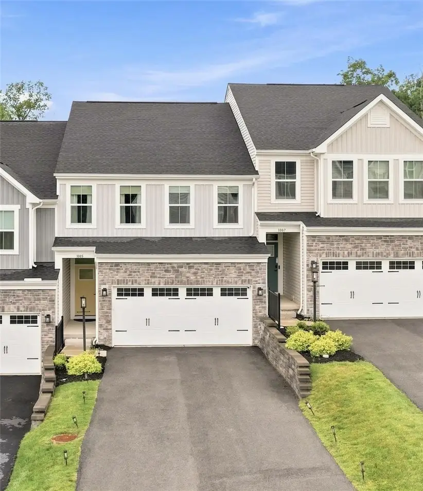 1005 Wellington Ct., Jeannette, PA 15644 - #1