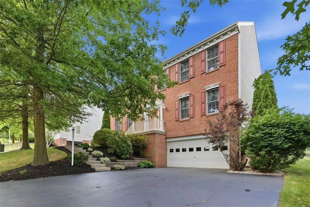 106 Valleybrook Dr, Valencia, PA 16059 - #1