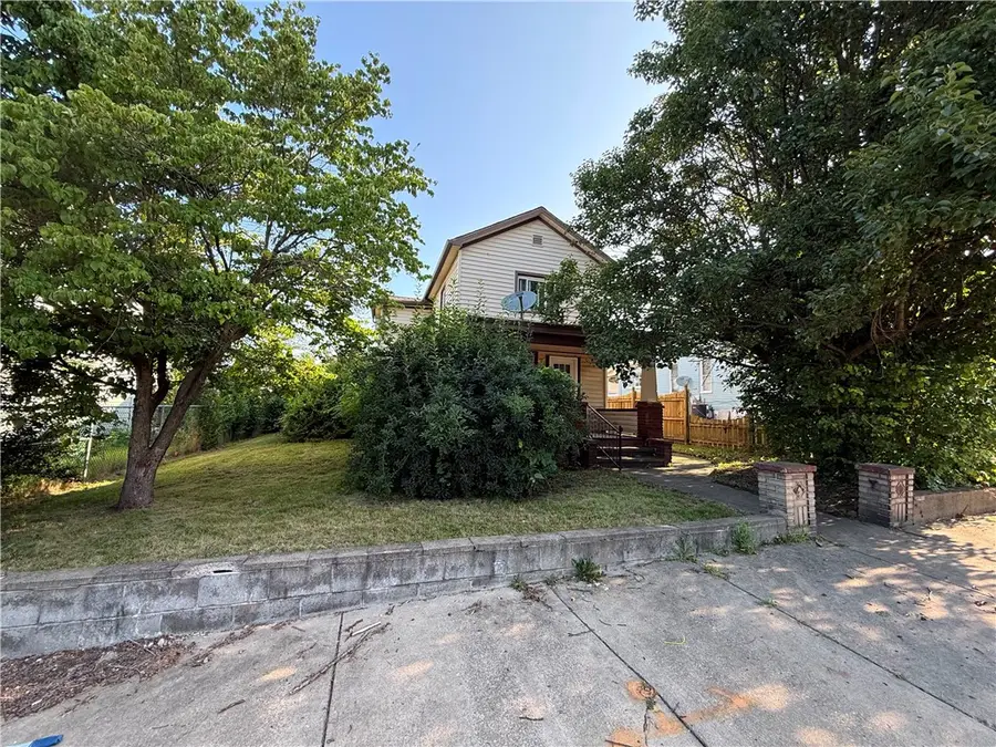 303 E Lutton Street, New Castle, PA 16101 - #2