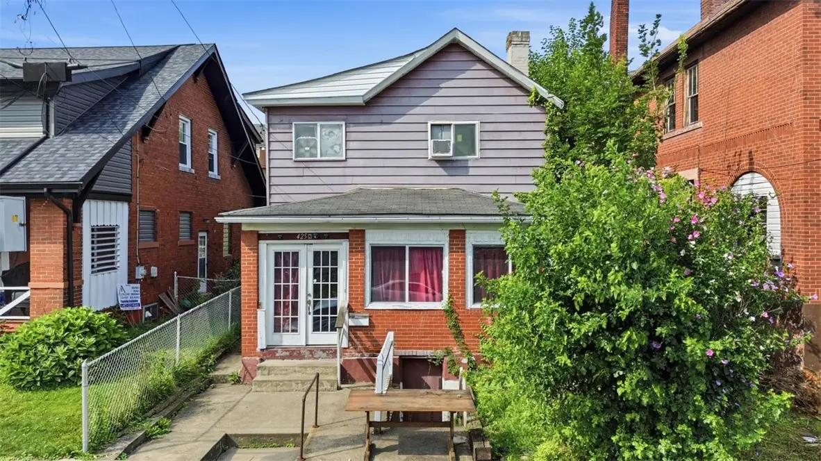 425 N 4th St, Clairton, PA 15025 - #1