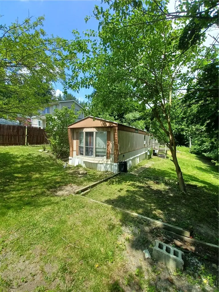 165 Hutter Ave Hutter, Ellwood City, PA 16117 - #1