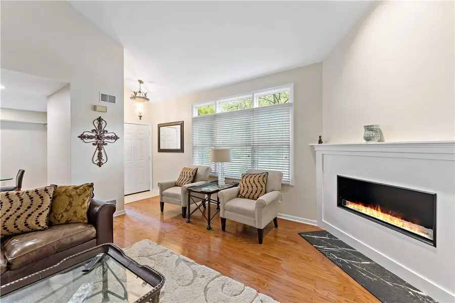 8510 Sundial Ln, Bridgeville, PA 15017 - #3