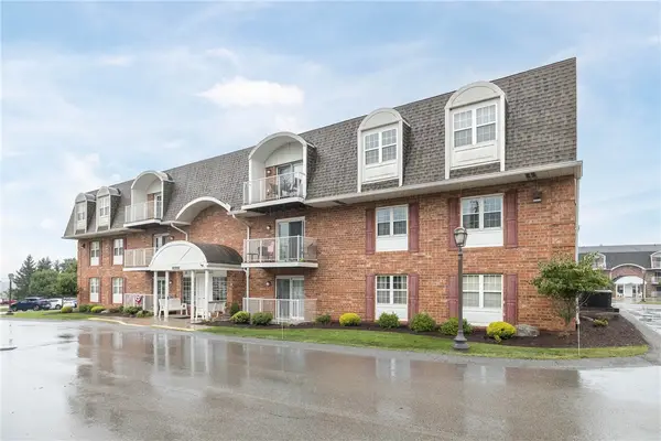 207 Clubhouse Dr, Washington, PA 15301