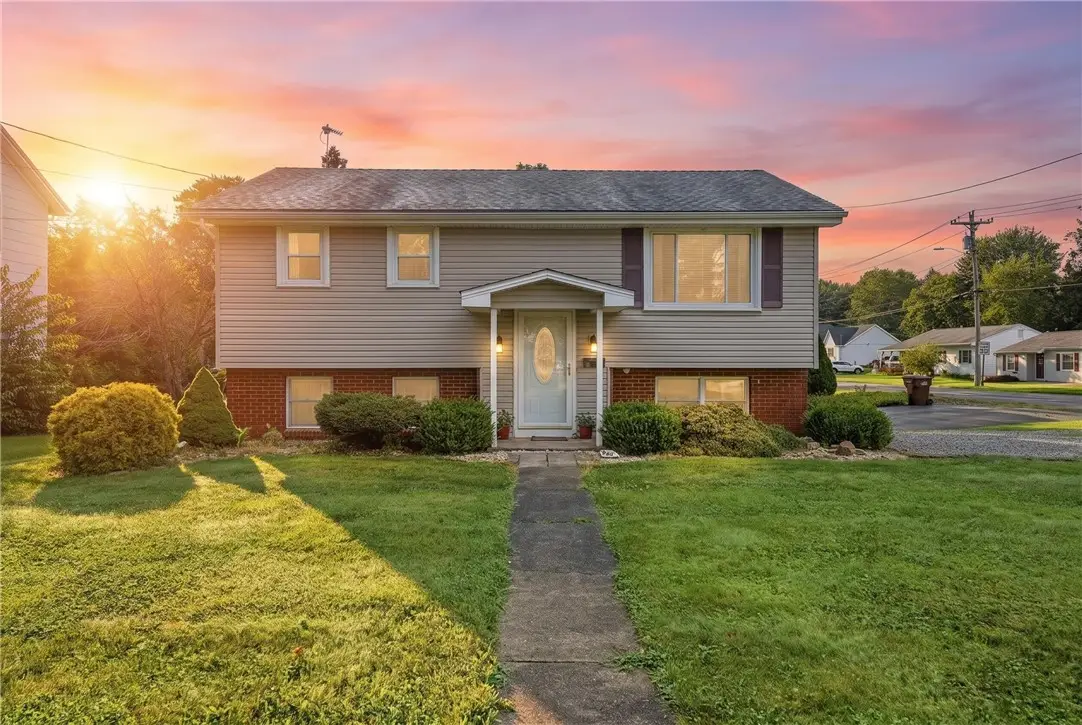 412 Highland Ave, Grove City, PA 16127 - #1