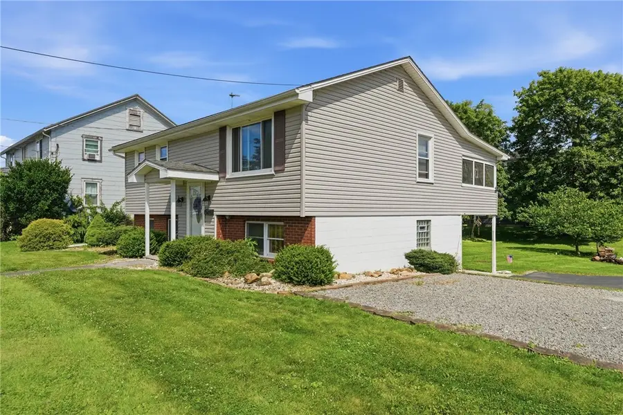 412 Highland Ave, Grove City, PA 16127 - #3