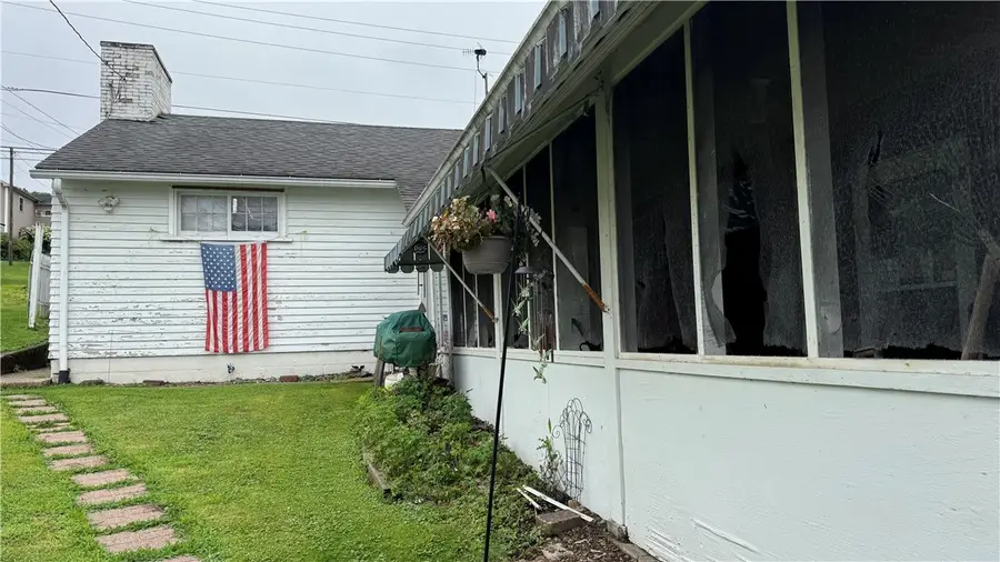607 Purdum St, East Brady, PA 16028 - #3