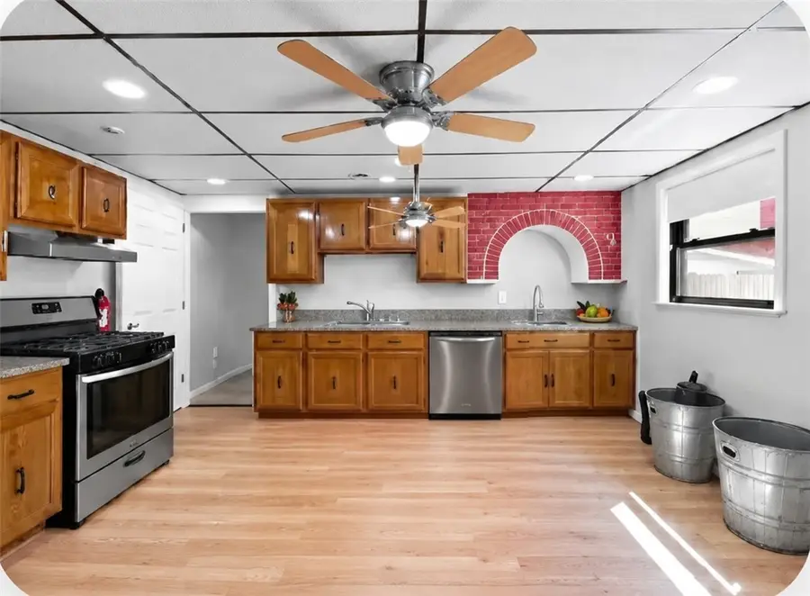 137 S 12th St, Pittsburgh, PA 15203 - #3
