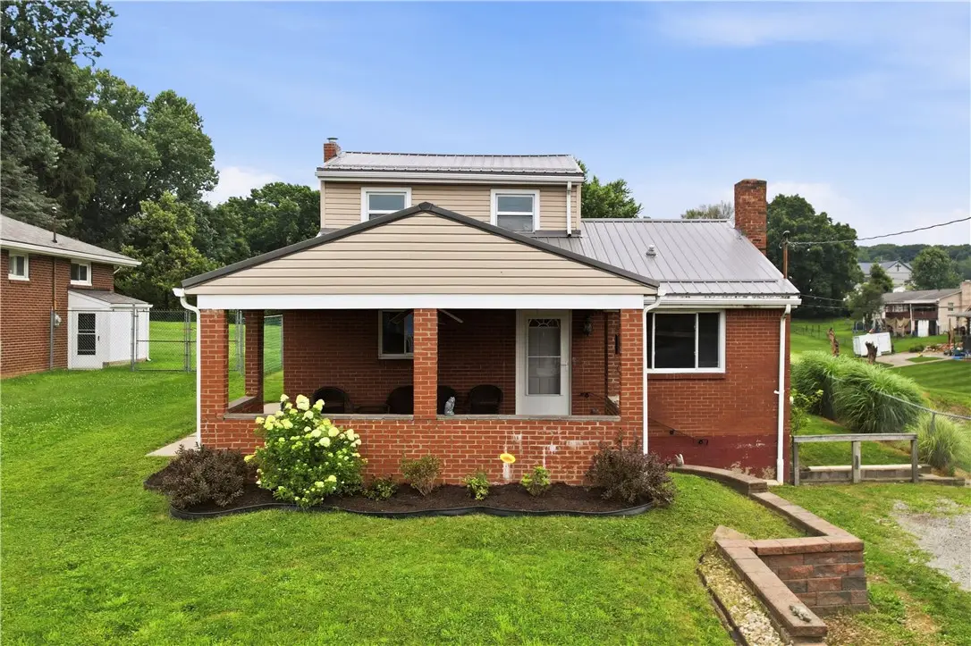 561 Burgley Ave, New Kensington, PA 15068 - #1