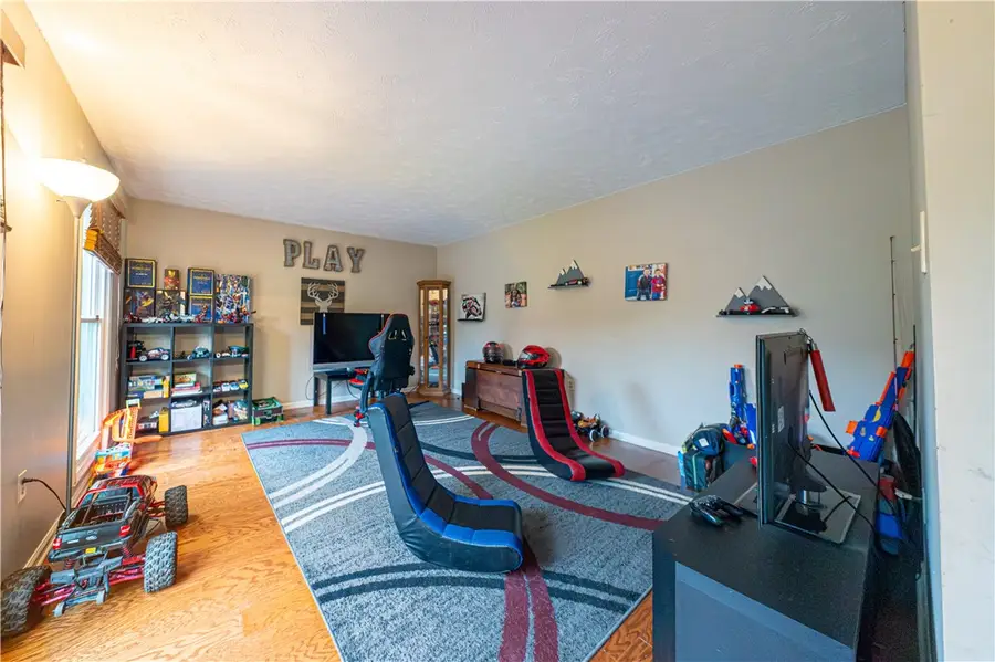 341 Indian Ridge Dr, Coraopolis, PA 15108 - #3