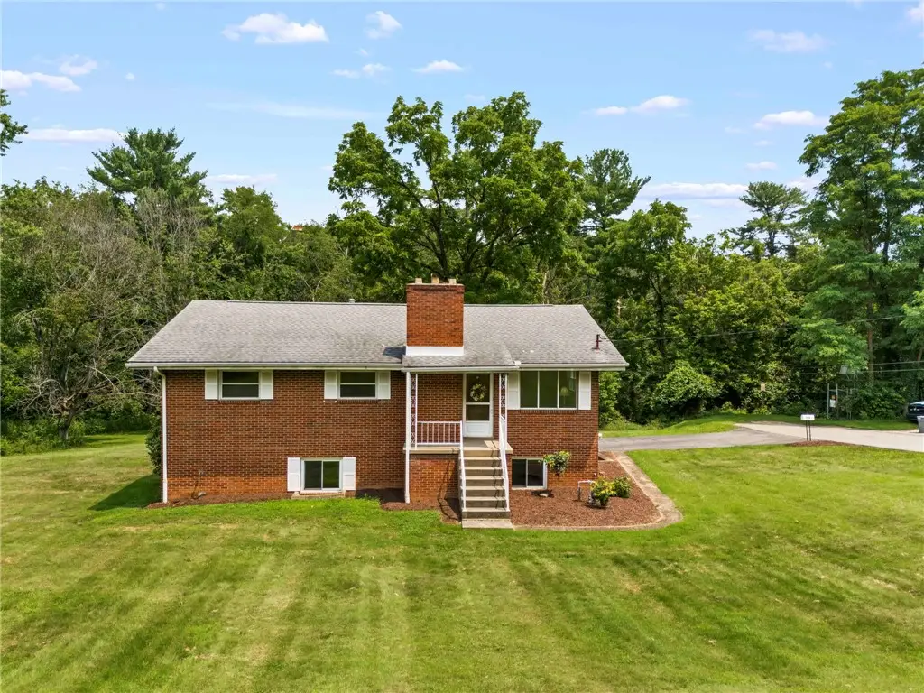 753 Glenn St, Canonsburg, PA 15317 - #1