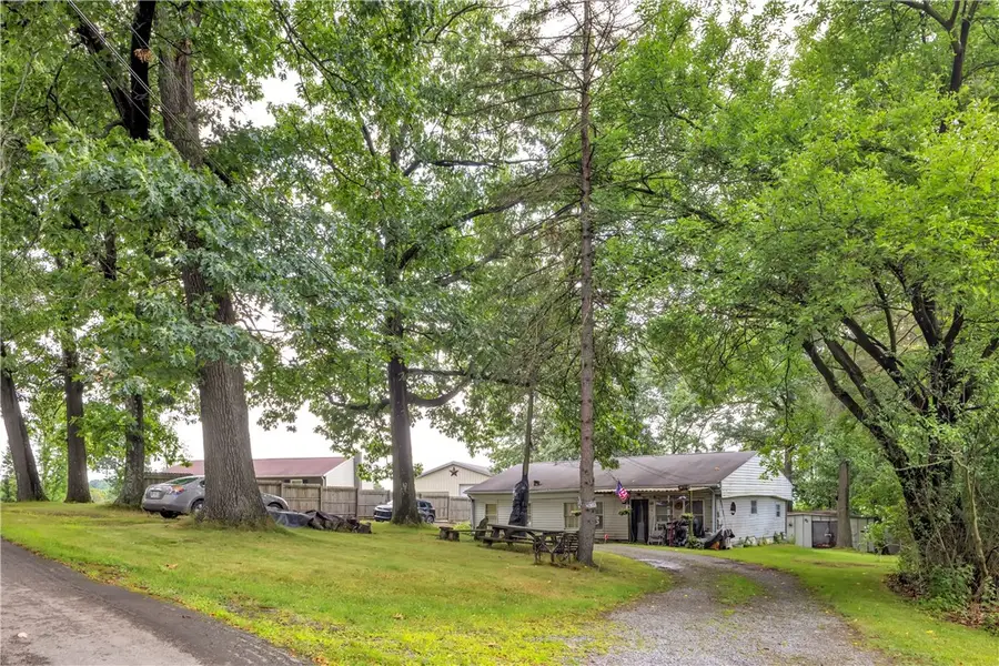 125 Aiken Ln, Mars, PA 16046 - #2