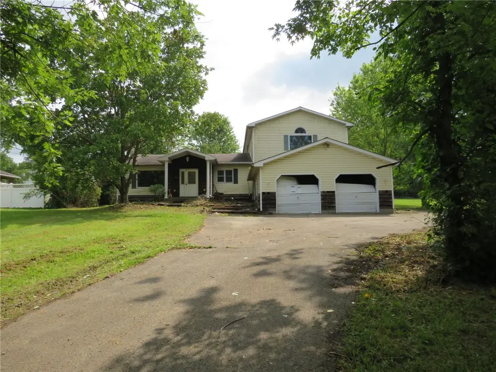 237 Everson Valley Rd, Connellsville, PA 15425 - #1