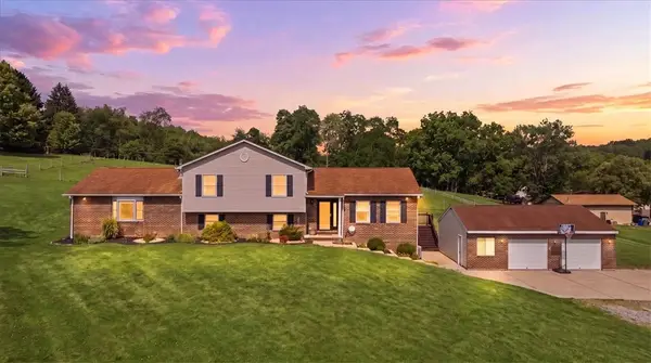 101 Charles Ln, Evans City, PA 16033