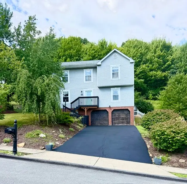 1214 Sandstone Ct E, Tarentum, PA 15084 - #1