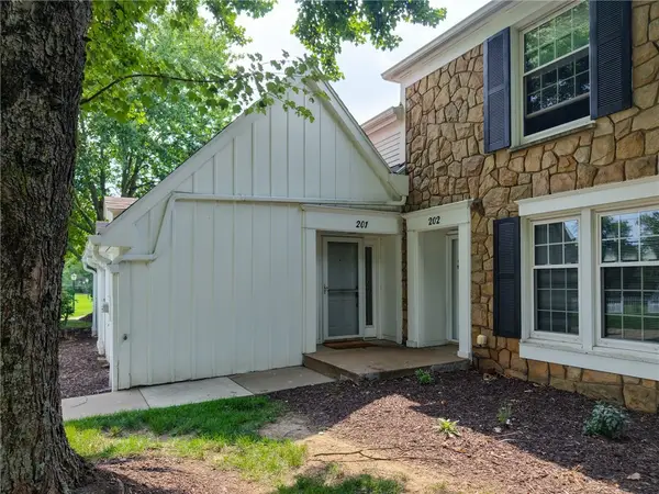 1770 Foxcroft Ln #201, Allison Park, PA 15101