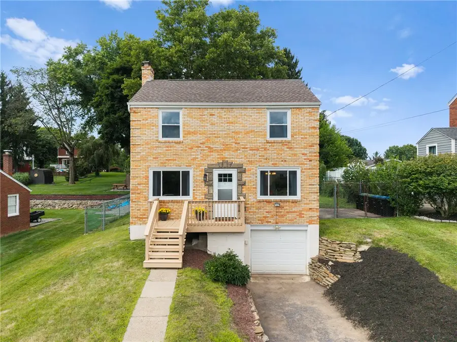 1145 Balmoral Dr, Pittsburgh, PA 15237 - #2