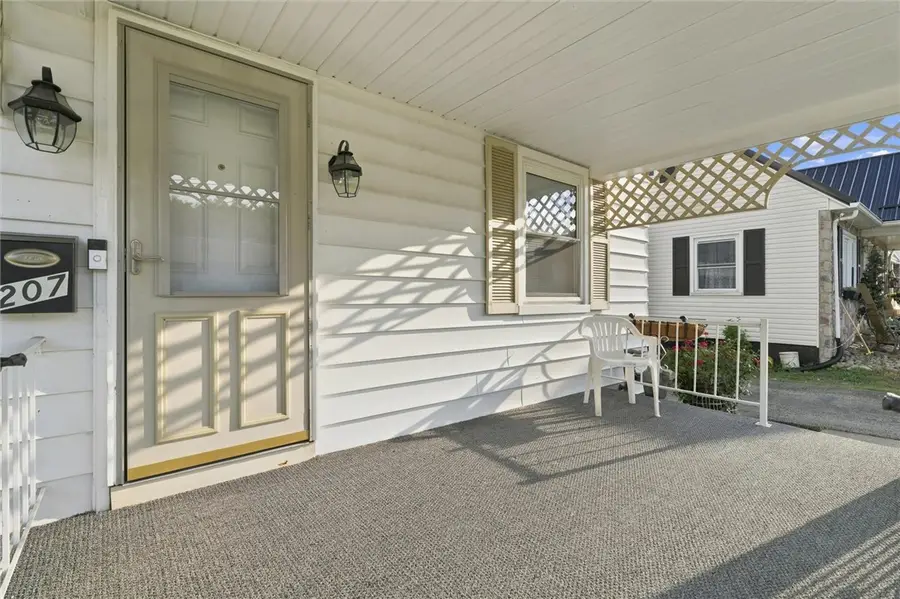 207 Westwood Ave, Masontown, PA 15461 - #3