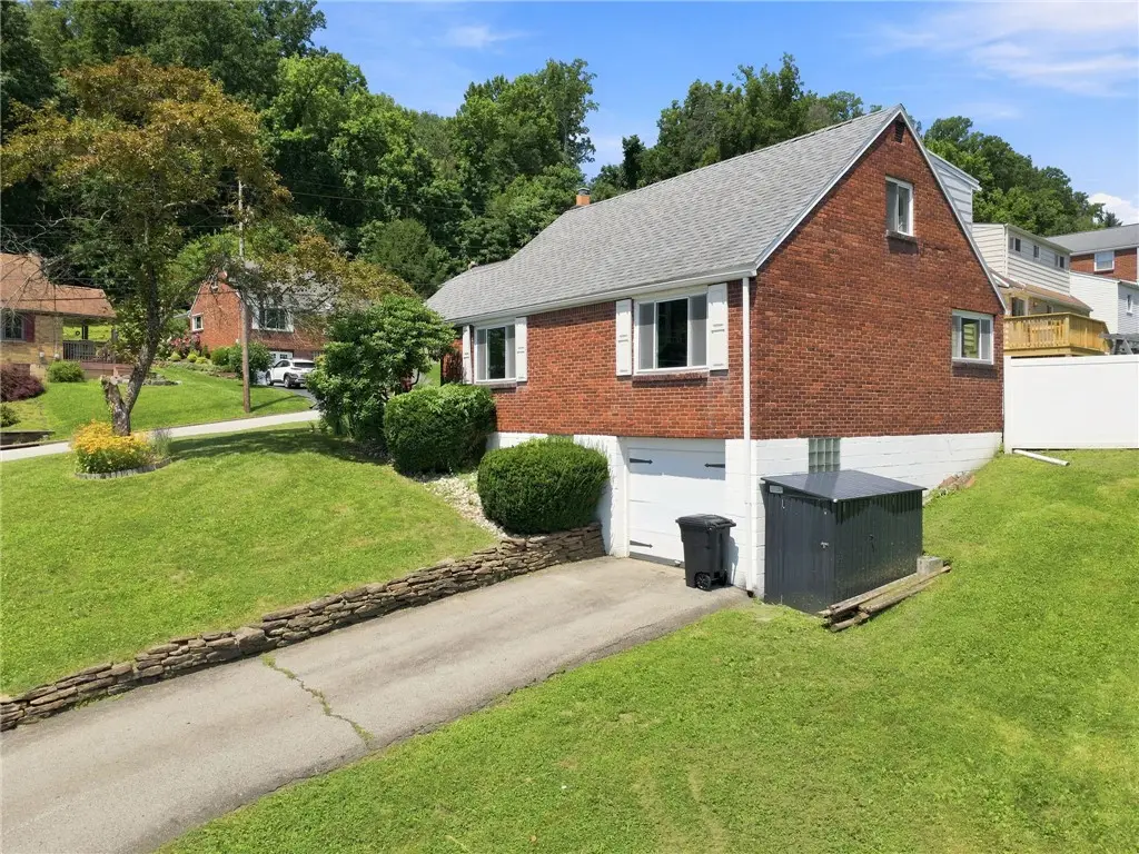 86 Glenview Ave, Greensburg, PA 15601 - #1