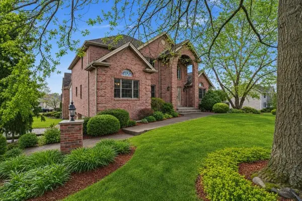 1000 Fawn Valley Dr, Canonsburg, PA 15317