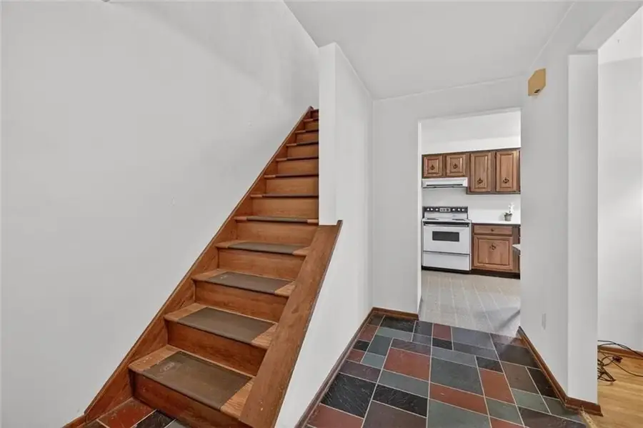 2975 Leechburg Rd, Pittsburgh, PA 15239 - #2