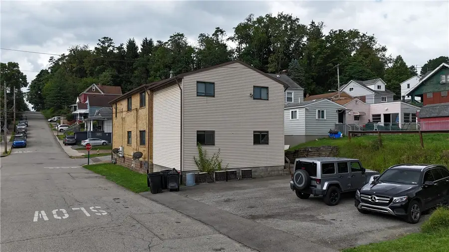 569 Woodmont Ave, East McKeesport, PA 15035 - #2