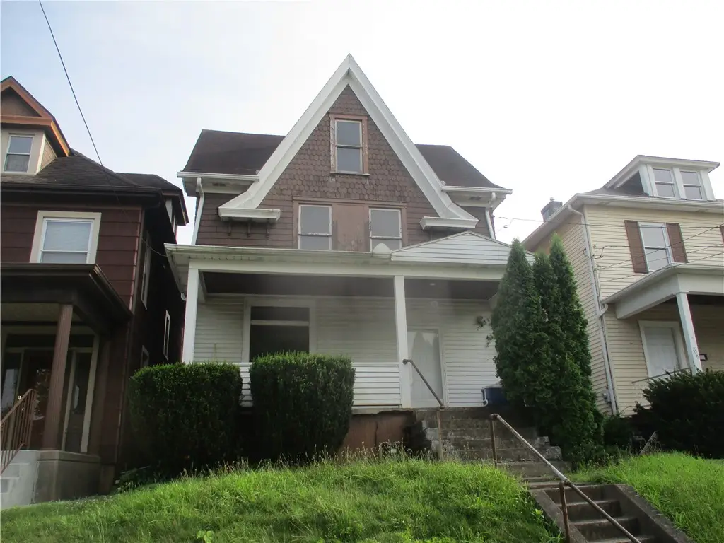 706 Lincoln St, Monongahela, PA 15063 - #1