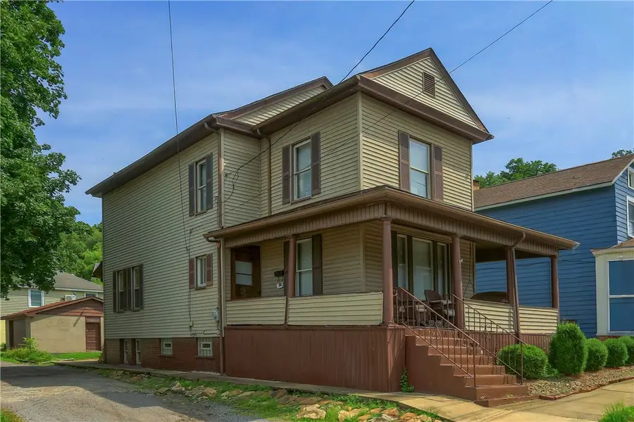 409 E Reynolds St, New Castle, PA 16101 - #2