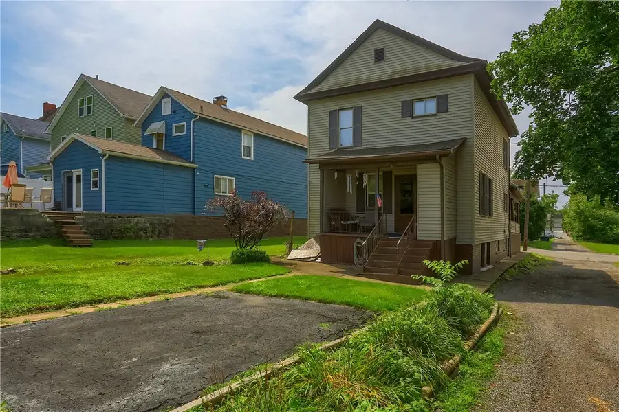 409 E Reynolds St, New Castle, PA 16101 - #3