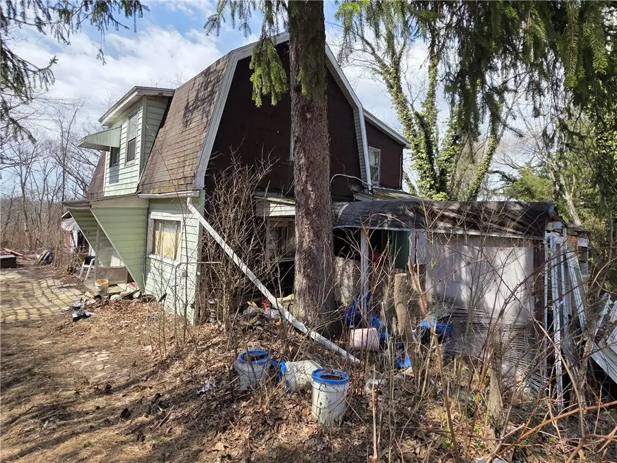 23 Maple Ave #B, Jeannette, PA 15644 - #2
