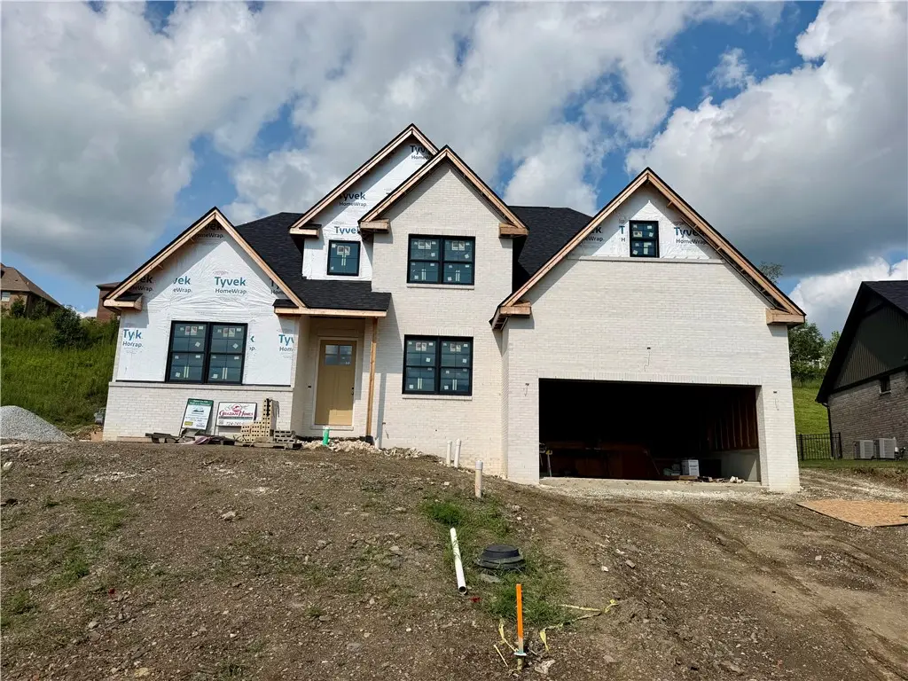 1061 Skyline Dr, Canonsburg, PA 15317 - #1