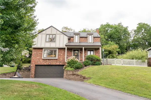 243 Oak Entrance Dr, Clairton, PA 15025